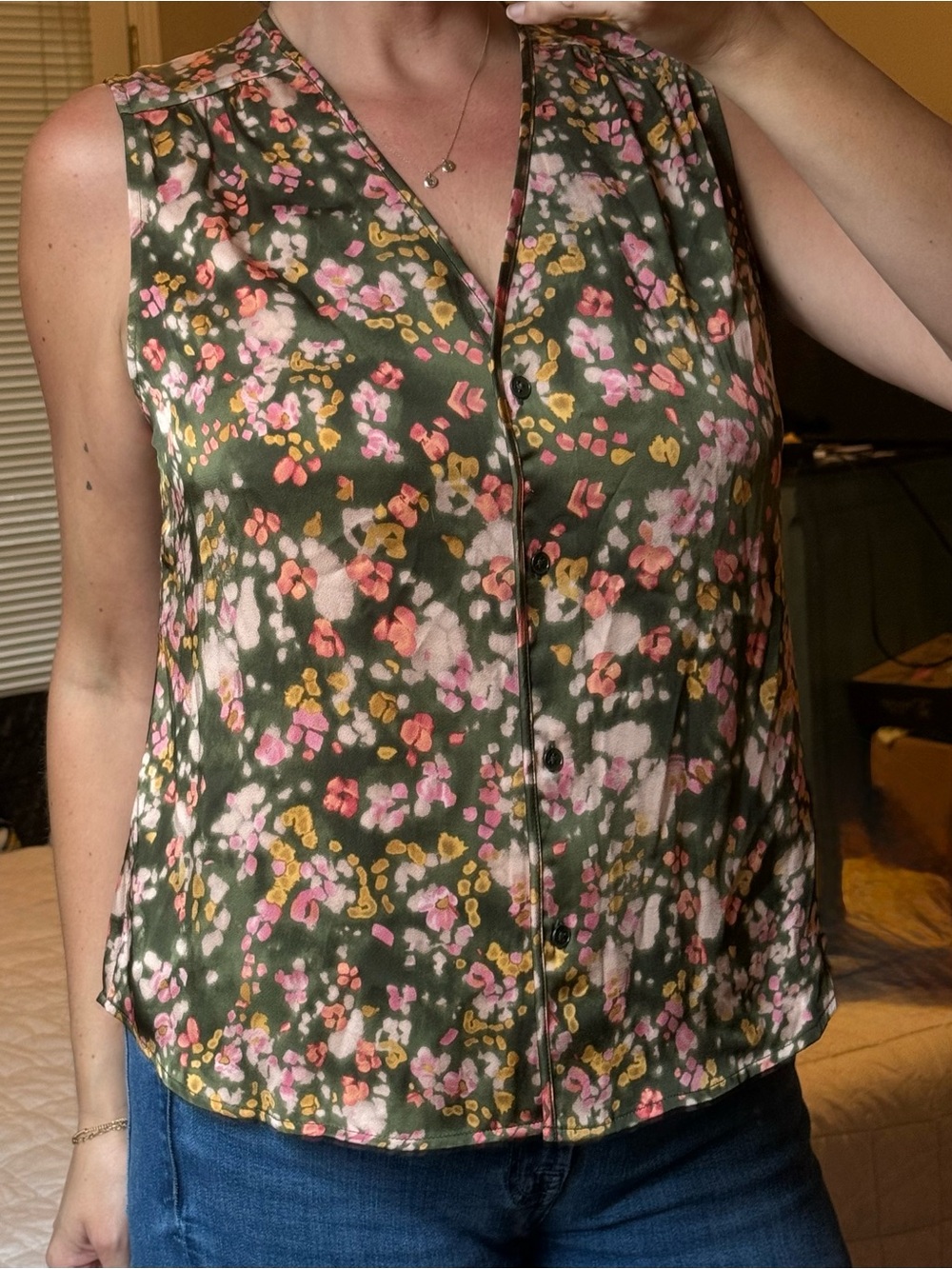 Cabi 4741 Floral Sleeveless Blouse in Green & Pink Size Medium